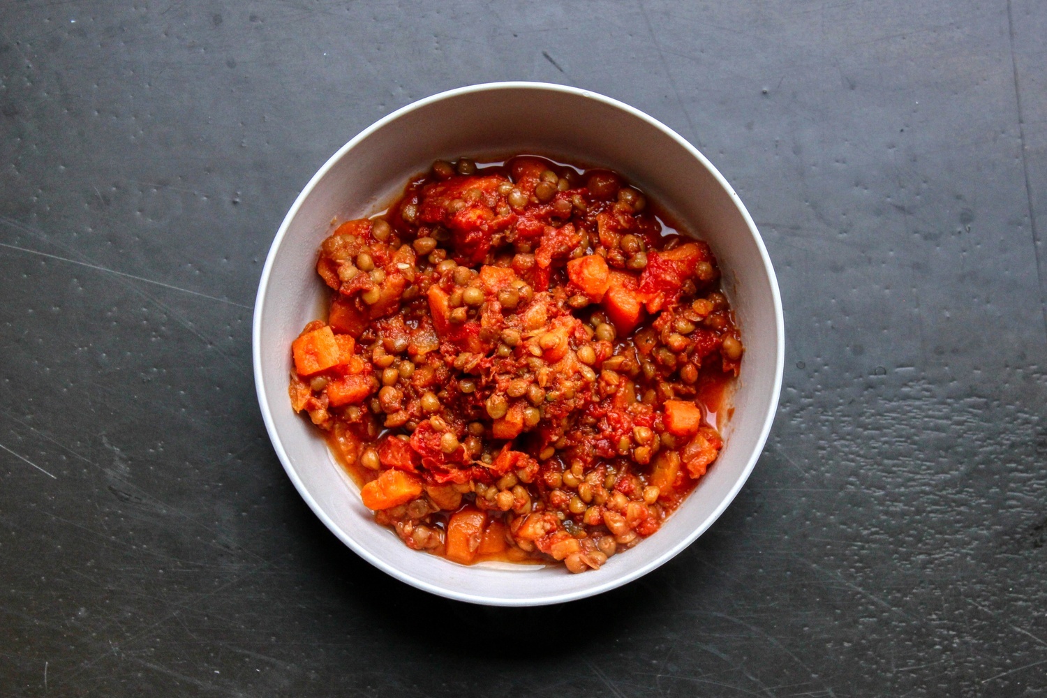 Lentil dahl with carrot and bell pepper